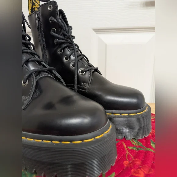 Dr Martens Jadon Boot - Picture 2 of 8